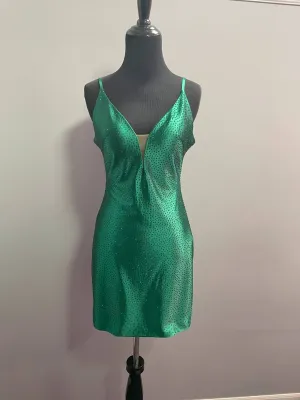 Alyce Paris - Plunging V-neck Short Formal Dress